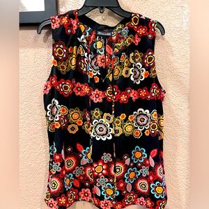 Vibrant sleeveless blouse